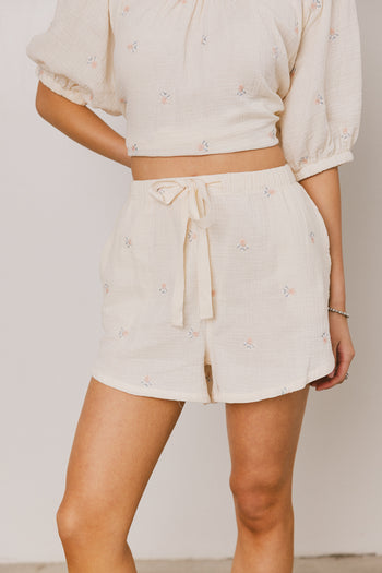 Floral Shorts in Beige