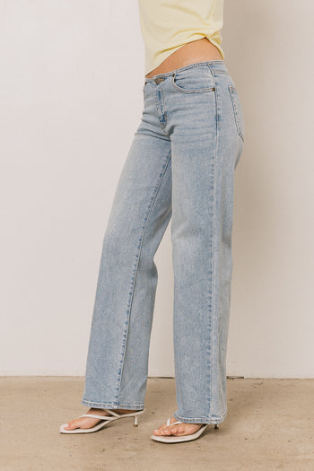 Livy No Waistband Straight Leg Jeans in Light Wash