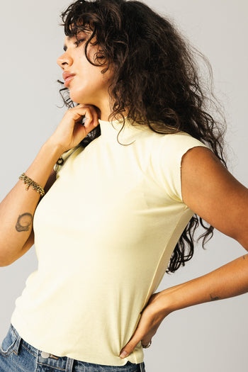 BREATHABLE MOCK NECK TOP