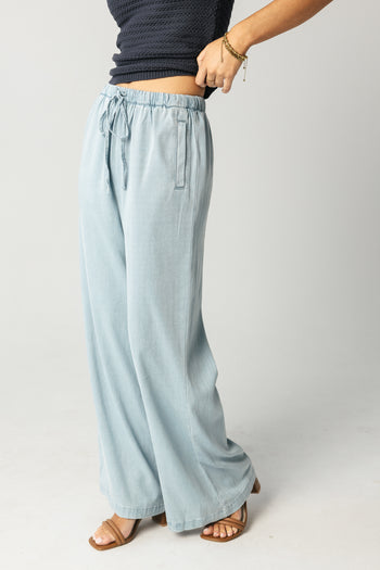 Banks Wide Leg Pants in Light Wash - FINAL SALE