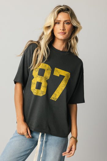 GRAPHIC TEES FOR WOMEN