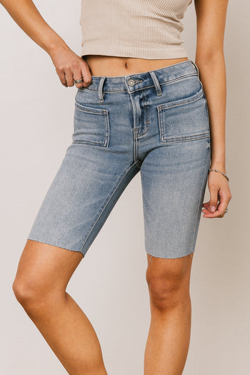 EXPOSED POCKET SHORTS