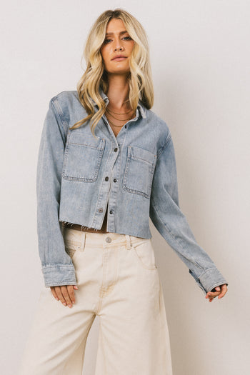 LIGHT WASH DENIM BUTTON UP