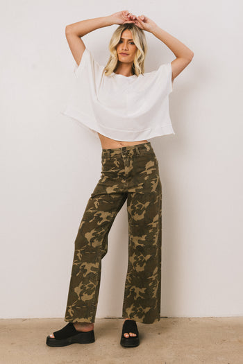 HIGH RISE CAMO JEANS