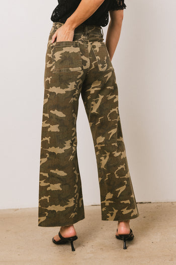 WOMENS TRENDING JEANS