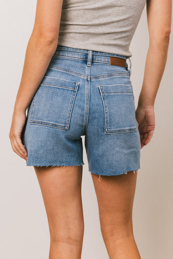 EXPOSED HAND POCKET SHORTS