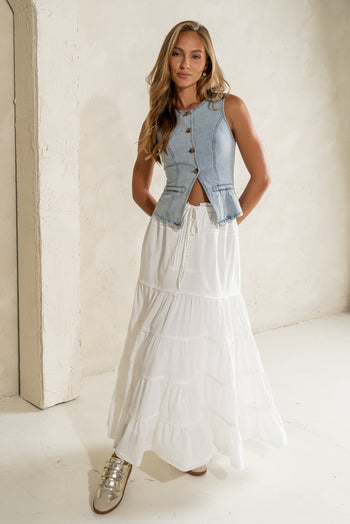 SLEEVELESS DENIM TOP