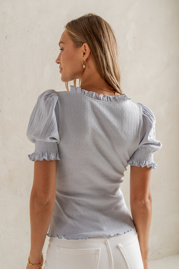 SHORT SLEEVES WITH ELASTIC CUFFS