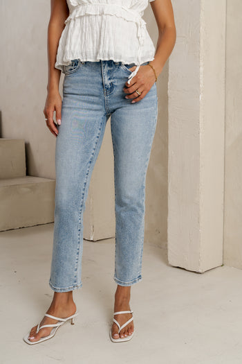 LIGHT WASH DENIM JEANS