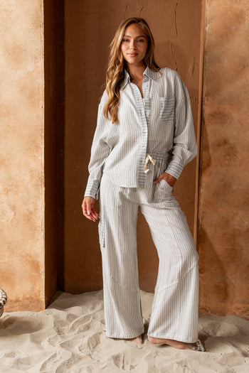 STRIPED COLLARED TOP