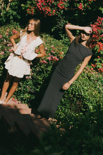 RUFFLE V NECKLINE TOP