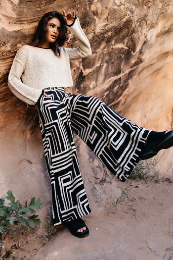 Abstract Pants in Black