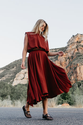 maxi skirt in red 