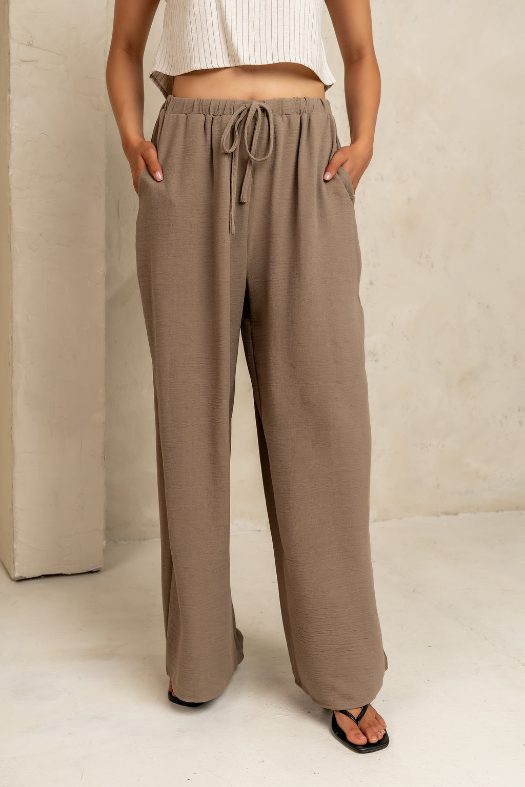 DRESSY BOTTOMS IN TAUPE