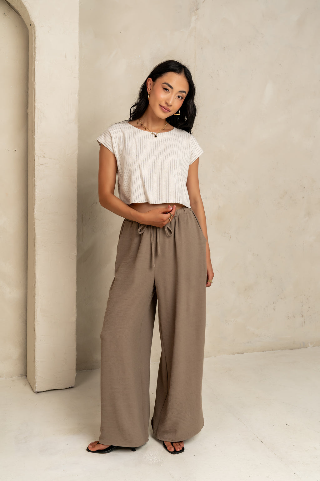 DRAWSTRING PANTS IN TAN