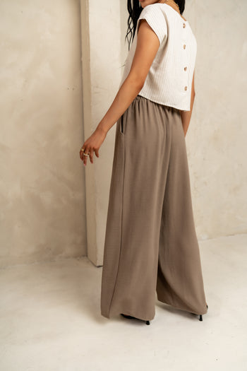 LOOSE FIT DRESSY PANTS IN TAN