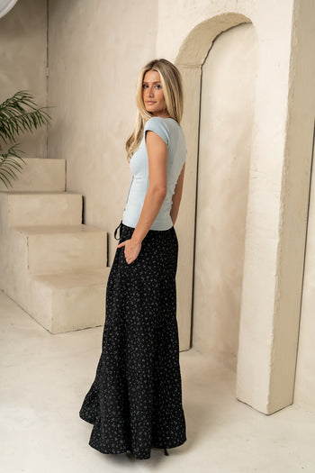 TIERED FLORAL MAXI SKIRT 