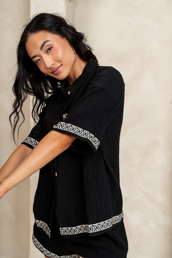 collared button up bllouse 