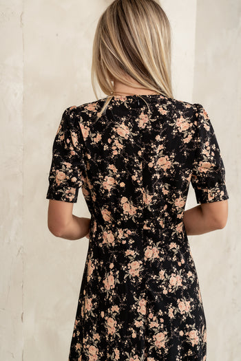 zipper closure on floral midi dress 