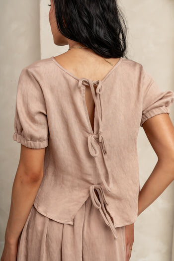 three tie back closure 