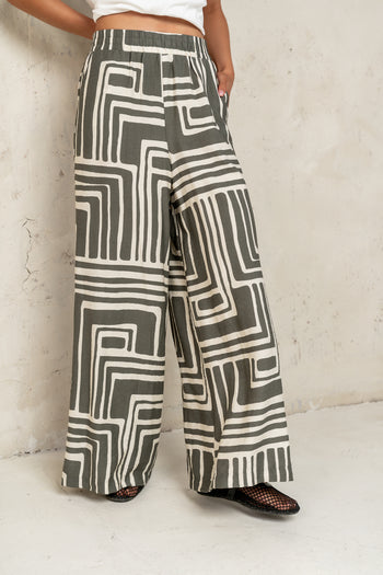 elastic waisted pants 