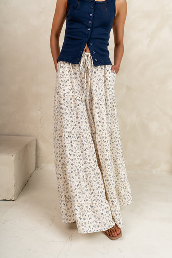 tie waistband on skirt 