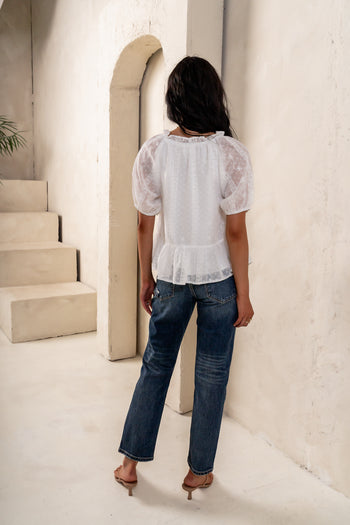 white short sleeve blouse 