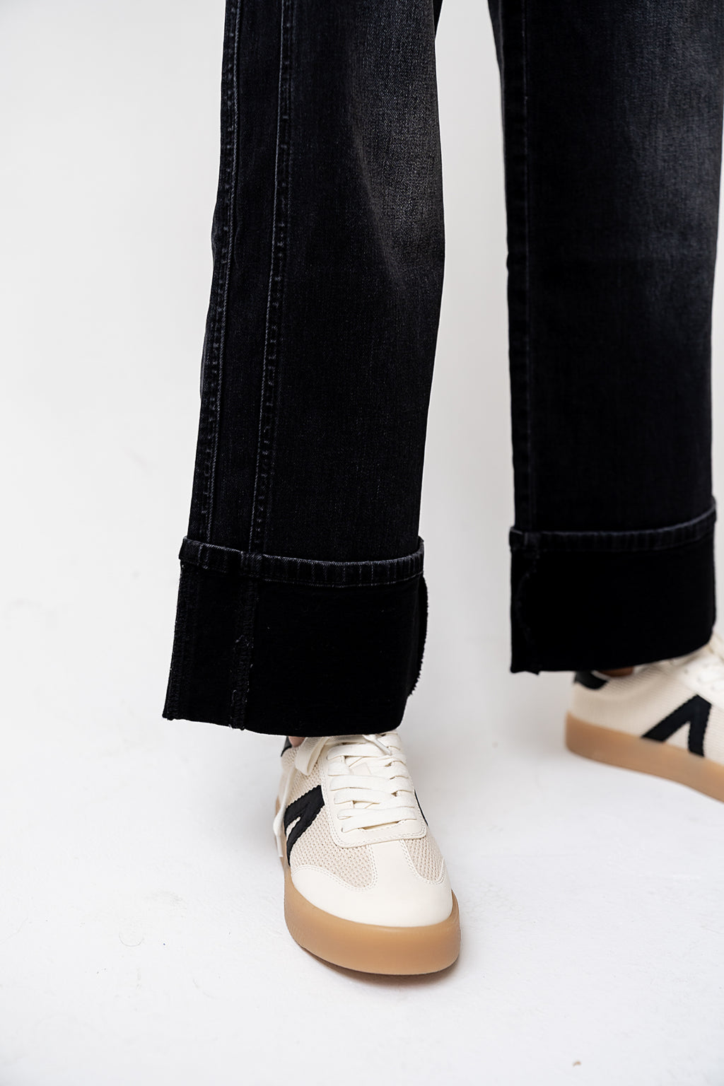 Kaison Mesh Sneakers