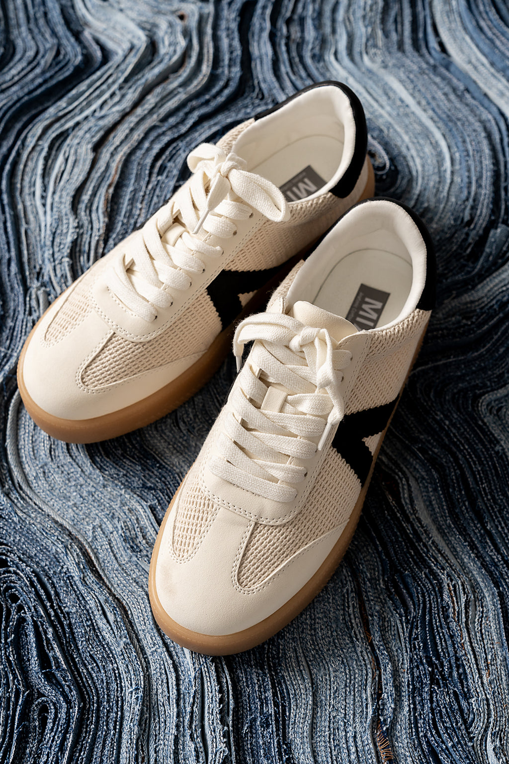 Kaison Mesh Sneakers