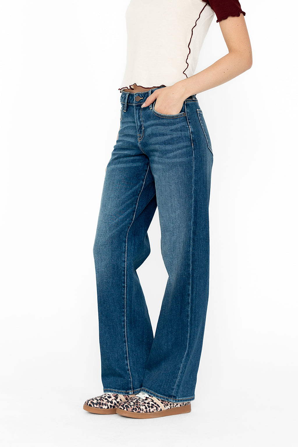 Wide Leg Jeans in Dark Wash
