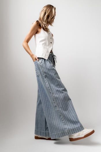 ULTRA WIDE LEG PANTS