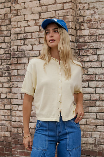Sweater in Butter Yellow