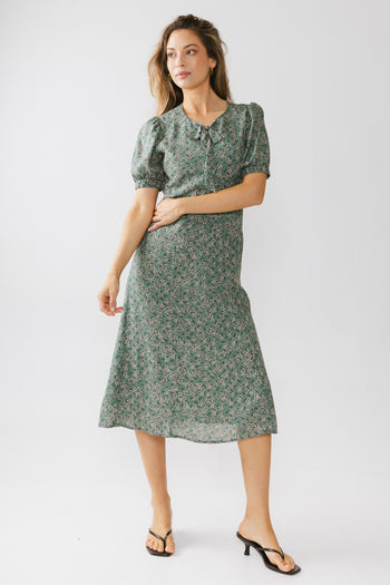 short sleeves with elastic cuffs