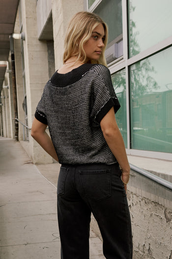 SOLID BLACK TRIM ON SHORT SLEEVE SWEATER 