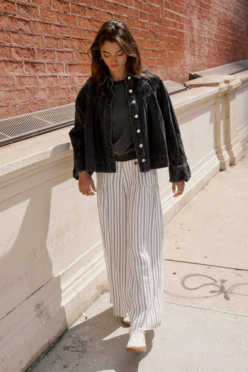 BLACK STRIPES ON WHITE PANTS 