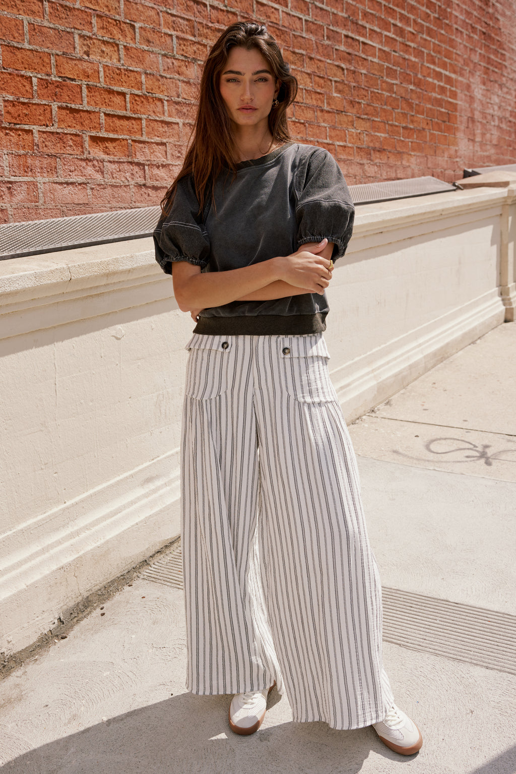 SHORT PUFF SLEEVED TOP 