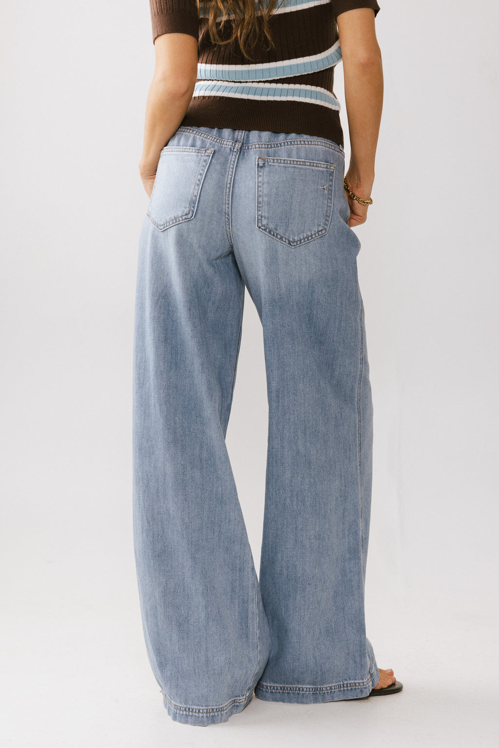 PANTS WITH BACK POCKETS