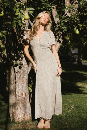 ABSTRACT FLORAL PRINT ON SHELL