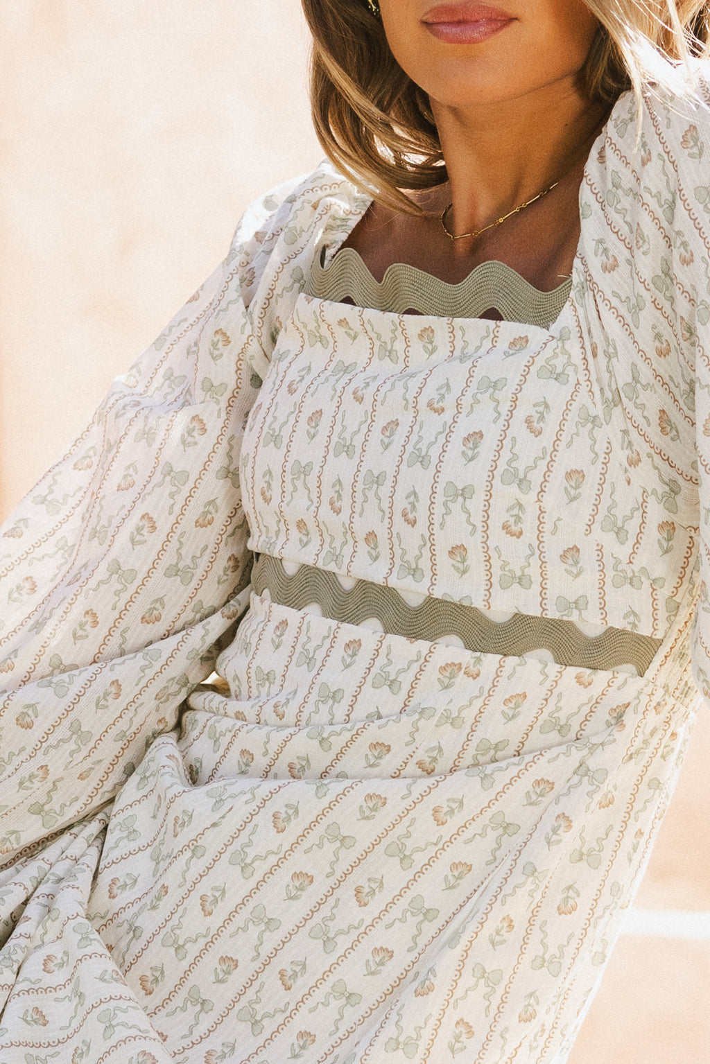 LONG SLEEVE MIDI DRESS