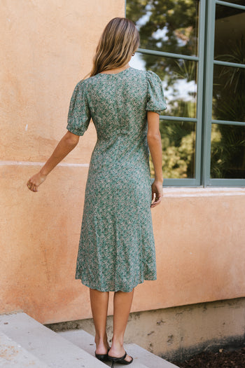 ZIP  UP BACK CLOSURE 