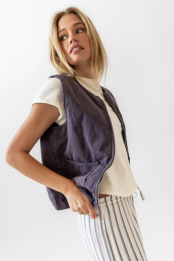 QUILDED LOOK WITH THE SQUARE STICHING 