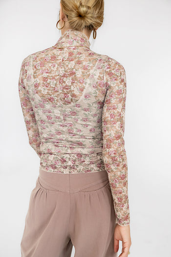 LONG SLEEVE LACE TOP 