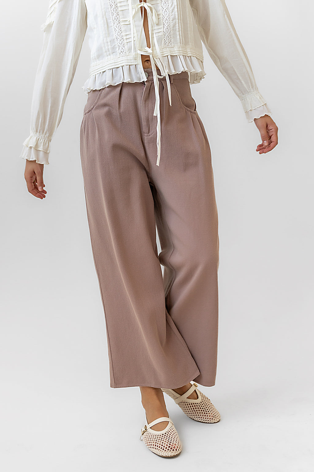 ZIPPER BUTTON CLOSURE