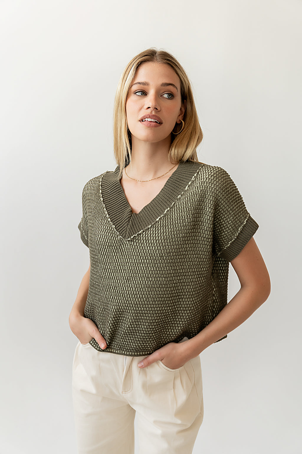 short sleeve knit sweater in green