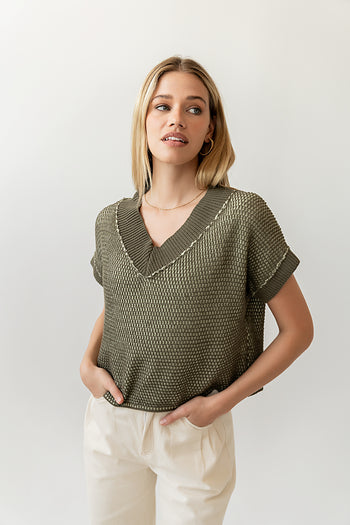 short sleeve knit sweater in green