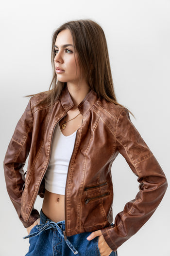 DOUBLE ZIPPER POCKETS ON EACH SIDE