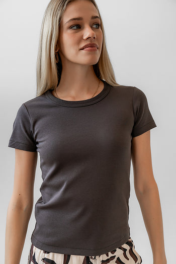 BASIC TOP IN CHARCOAL 