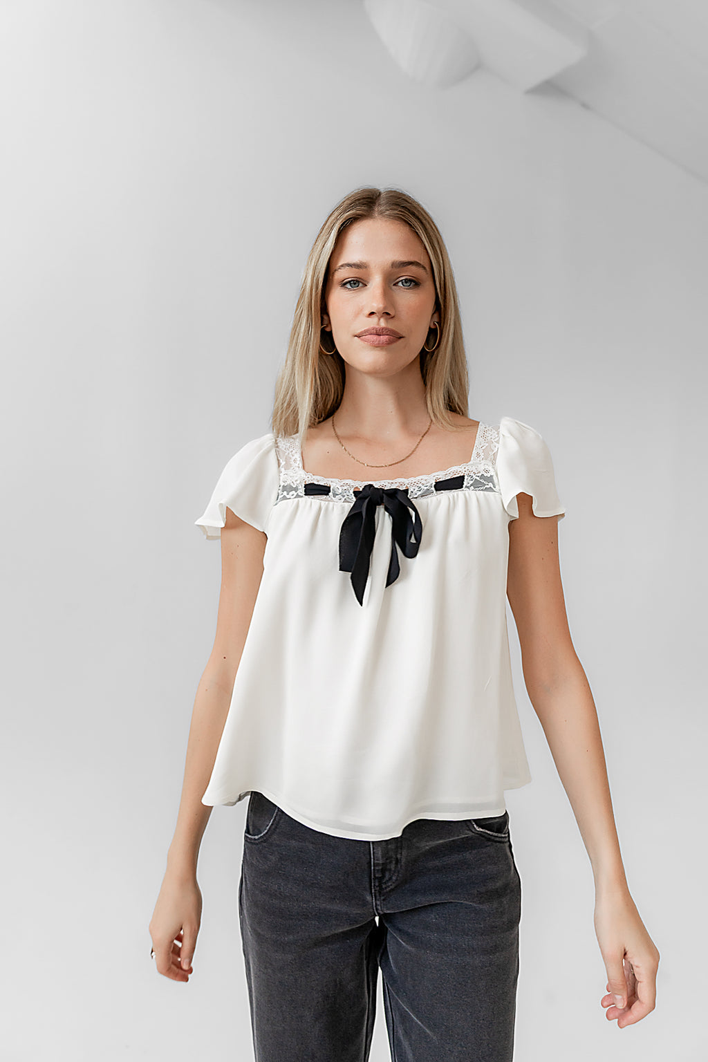 SHORT SLEEVE IVORT BLOUSE 