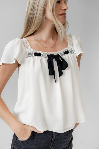 SHOURT SLEEVE CREAM BLOUSE