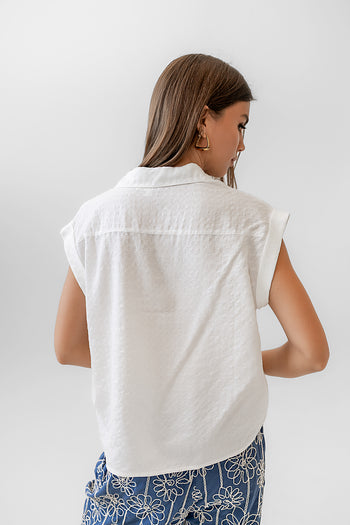 Collared Neckline